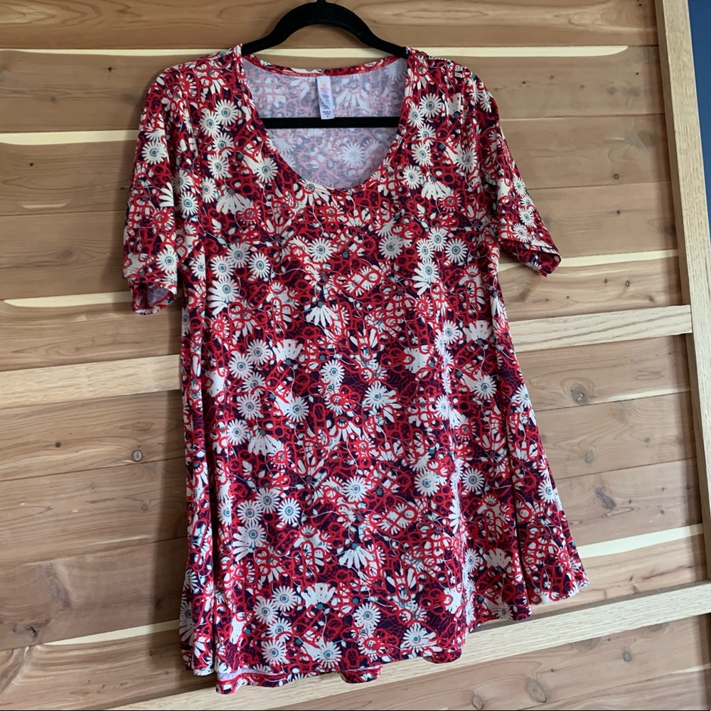 M Lularoe perfect T